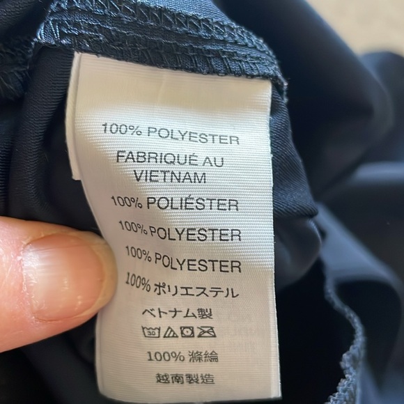 Vuori Men’s Meta Short. Color Navy. Size 30, 8.5" inseam. - Picture 5 of 7